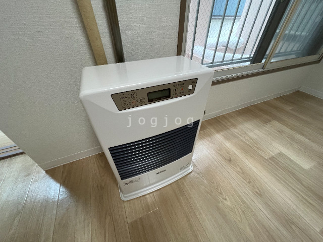 その他設備　灯油ＦＦ式ストーブ