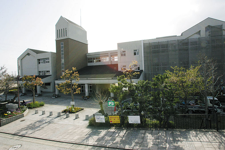 中学校　宝塚市立　山手台中学校（中学校）まで940m