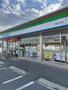 コンビニ　ファミリーマート加東上中店（コンビニ）まで953m