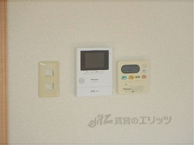 その他設備　給湯器リモコン