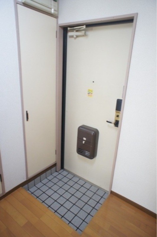 玄関　図面と現状に相違がある場合には現状を優先