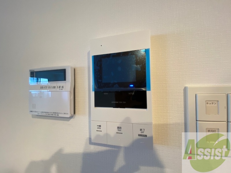 セキュリティ　ＴＶモニター付インターホンです。来客者の顔が見えるので安心！