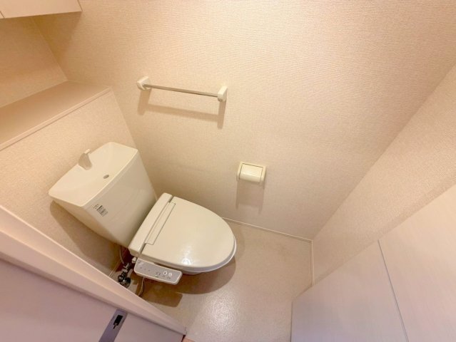 トイレ　綺麗なトイレにはウォシュレット標準装備です。