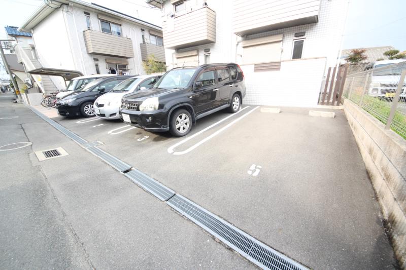 駐車場　駐車場完備です