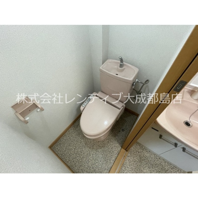 セレブ中宮のトイレ写真