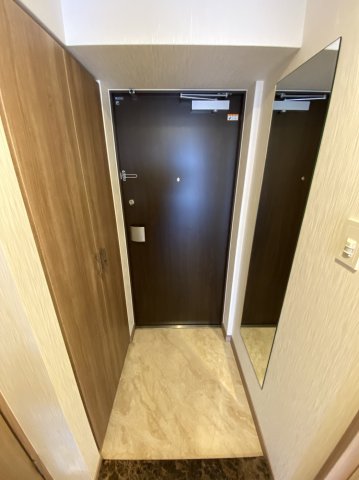 地下鉄谷町線 中崎町駅 徒歩8分 15階建 築2年の玄関写真