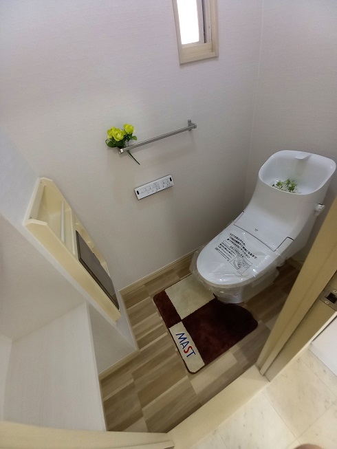 レ一ベンハイツ新田のトイレ写真