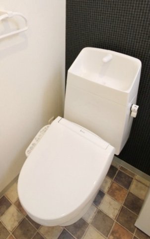 トイレ　落ち着いた色調のトイレです♪