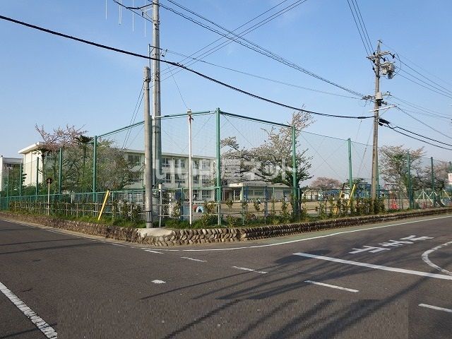 小学校　瑞穂市立南小学校（小学校）まで1015m