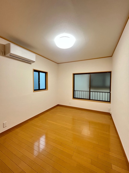 別所2丁目戸建の居間写真