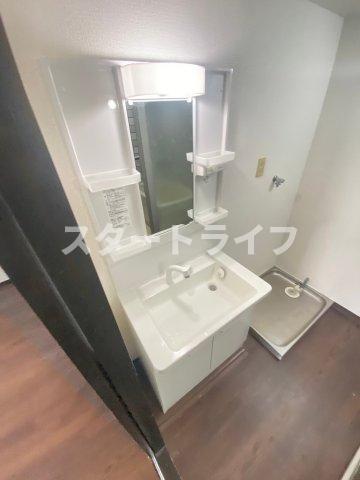 地下鉄御堂筋線 東三国駅 徒歩10分 9階建 築38年の内装写真