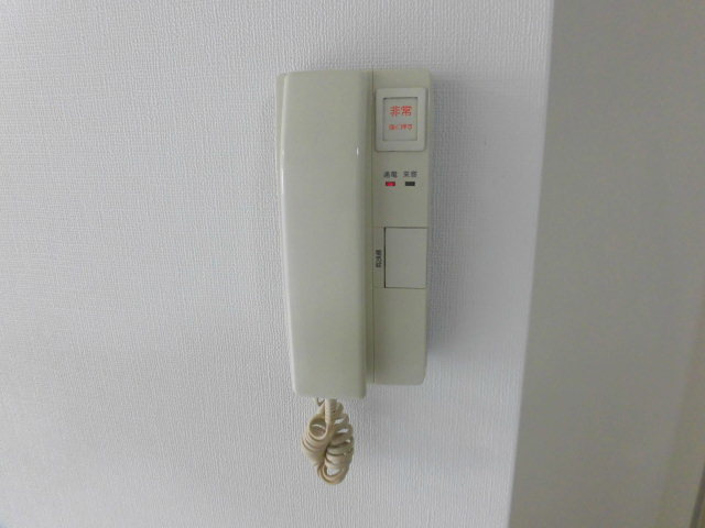 セキュリティ　室内にインターホンあるので突然の来客時．．．