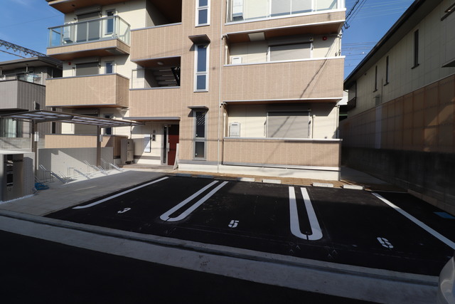 駐車場　敷地内駐車場