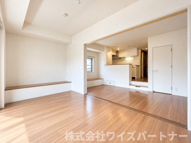 西鉄天神大牟田線 高宮駅 徒歩9分 8階建 築19年の居間写真