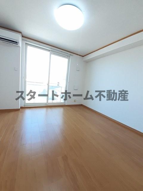 居室・リビング　ゆったり過ごせる居間です
