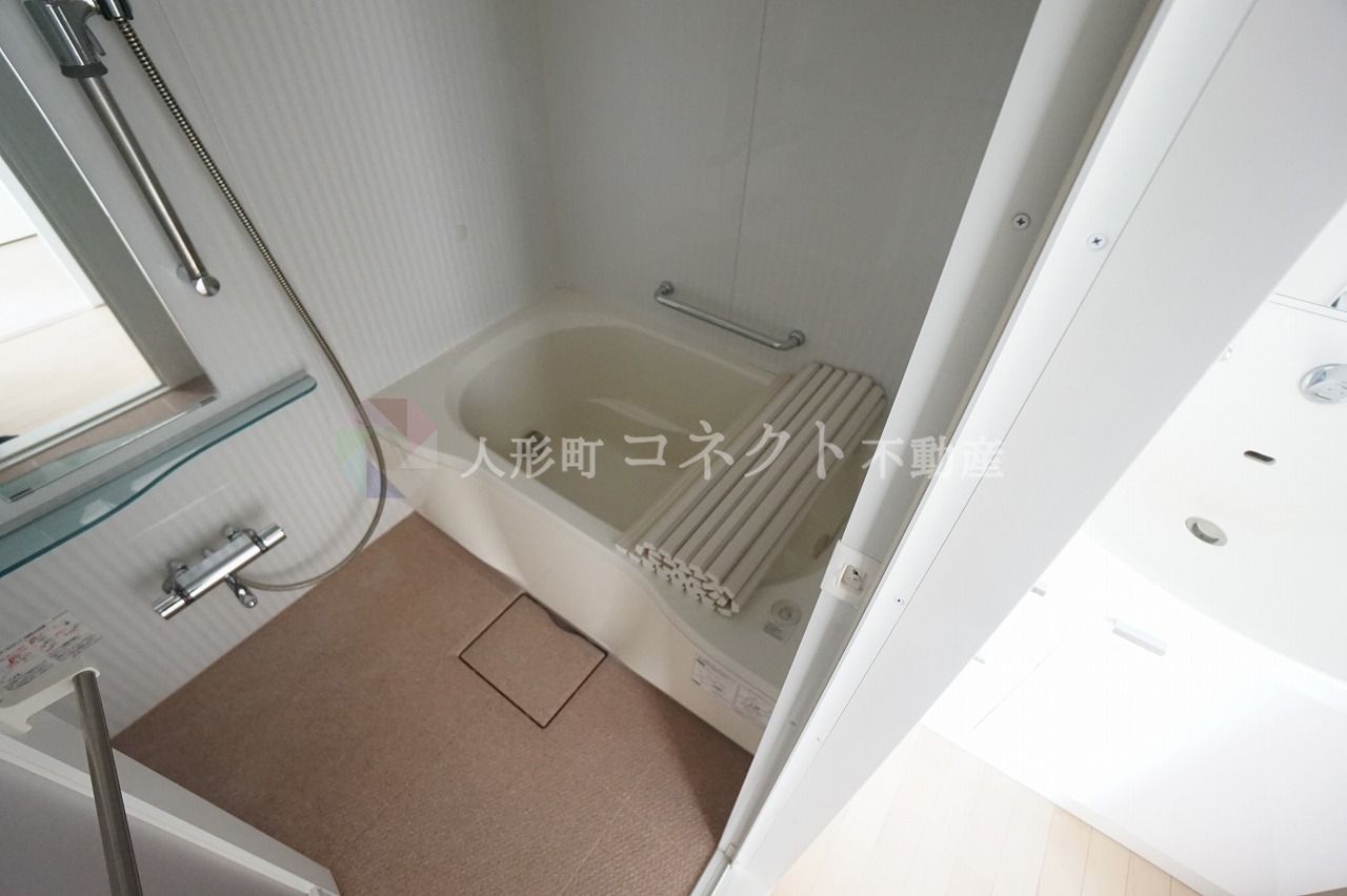 バス・シャワールーム　同タイプの間取り別部屋参考写真です