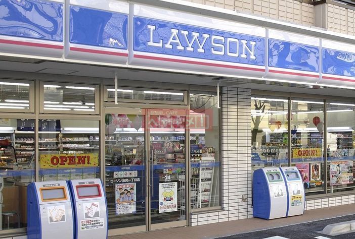 コンビニ　ローソン東門前駅前店（コンビニ）まで200m