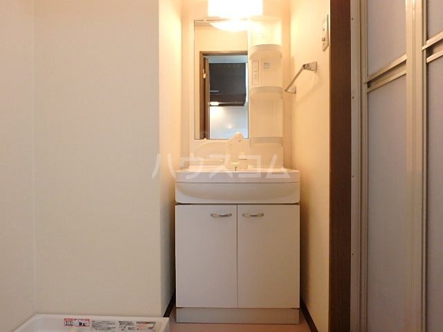 【菊川市半済のマンションの洗面設備】