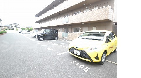 駐車場　止めやすい駐車場！