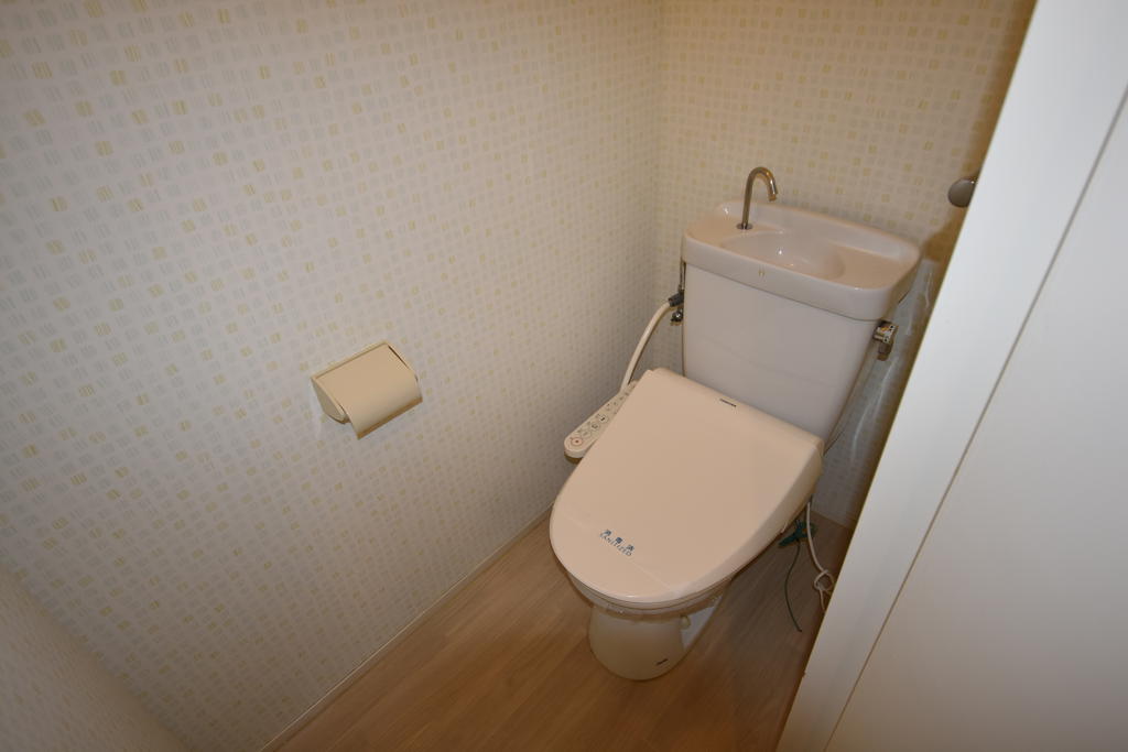 トイレ　ウォシュレットつきます！