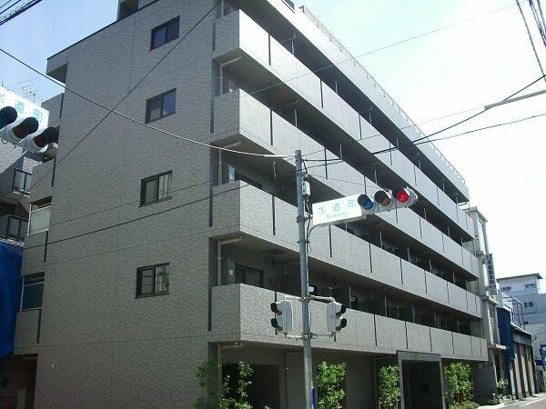 新宿区水道町のマンションの建物外観