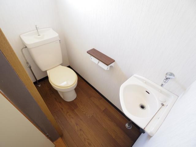 【葛城市八川のアパートのトイレ】