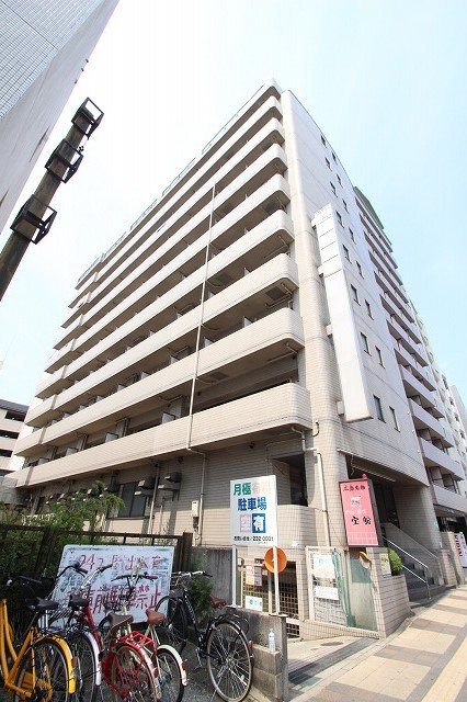 広島市中区舟入本町のマンションの建物外観