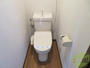 トイレ　トイレはこちらウォシュレット付きでうれしいですね