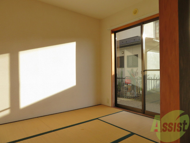 その他部屋・スペース　こちらは和室畳の６畳のお部屋になりますねー。