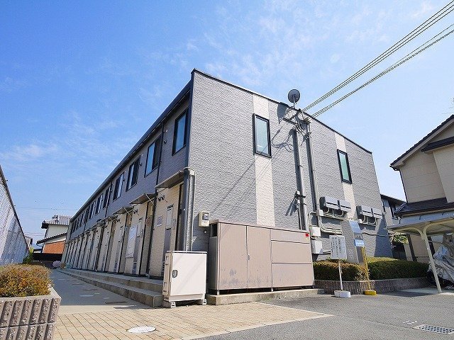 【磯城郡田原本町大字阪手のアパートの建物外観】