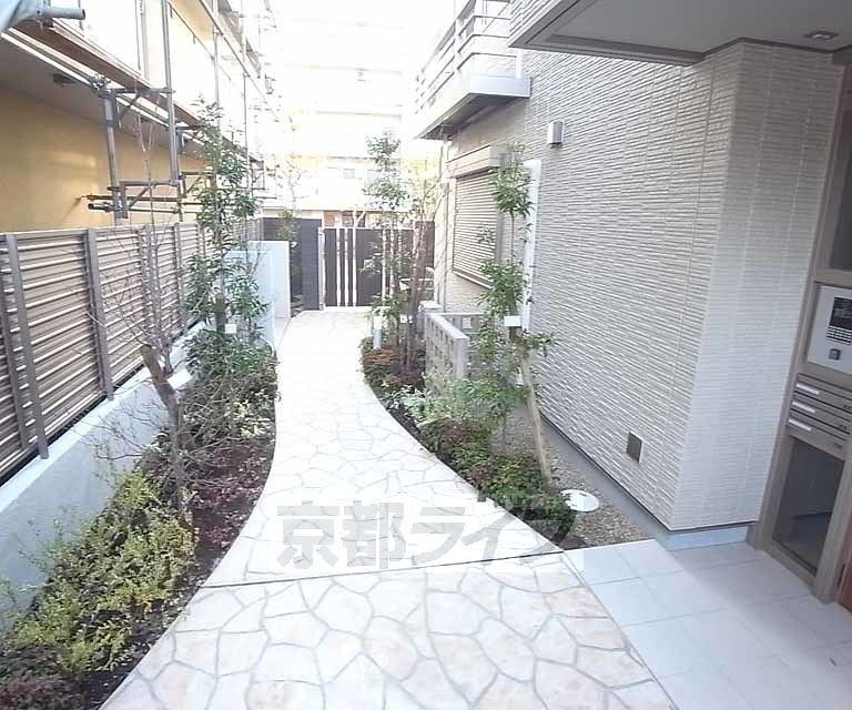 【京都市左京区一乗寺梅ノ木町のマンションのエントランス】