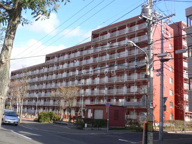 札幌市北区北三十六条西のマンションの建物外観