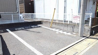 【加須市旗井のアパートの駐車場】