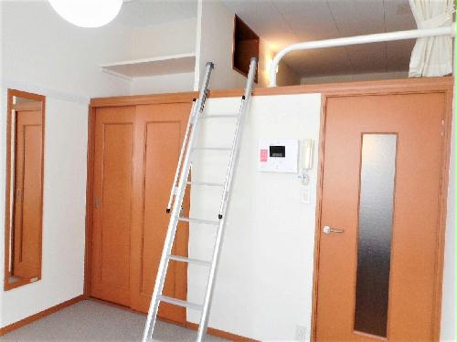 居室・リビング　ロフト付きのお部屋です
