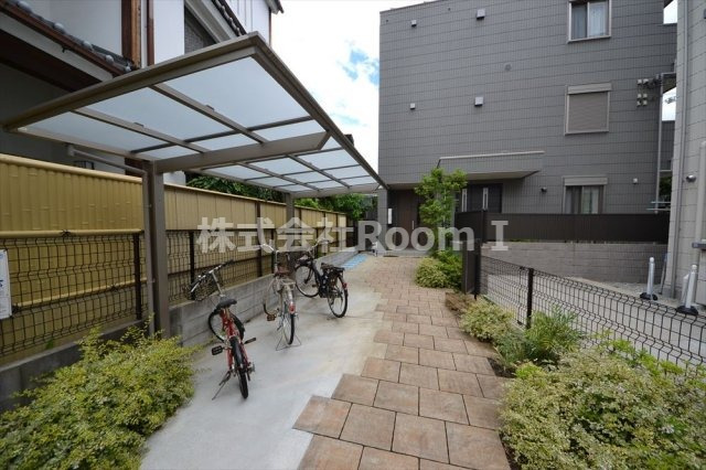 エントランス　ゆとりのあるエントランスです駐輪場