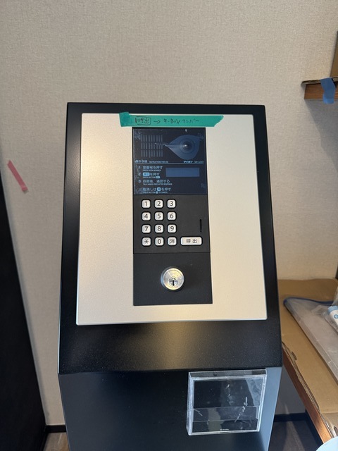 セキュリティ　来訪者の姿を確認できるＴＶモニター付インターホン設置済です！