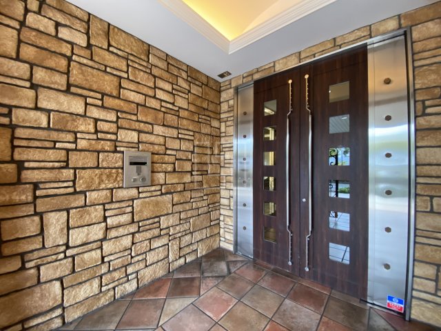 エントランス　フレンシアノイエ難波南　エントランス