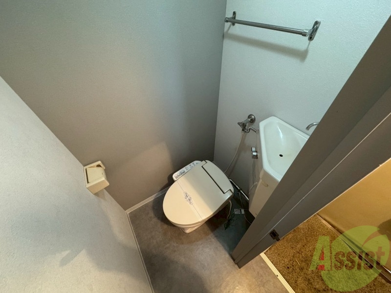 トイレ　こちらはトイレです。清潔感があり、安心して使用できます。