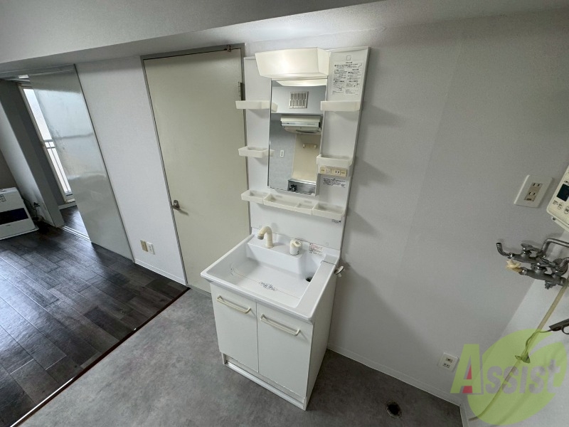 洗面設備　こちらに洗面台があります。朝の洗顔はこちらで。