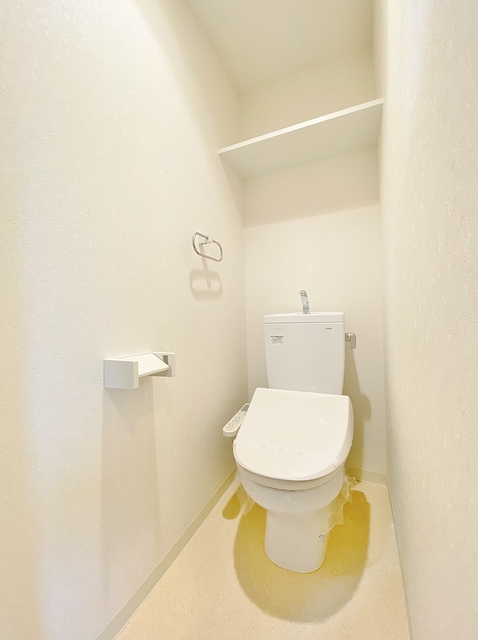 トイレ　暖房便座付きシャワートイレ