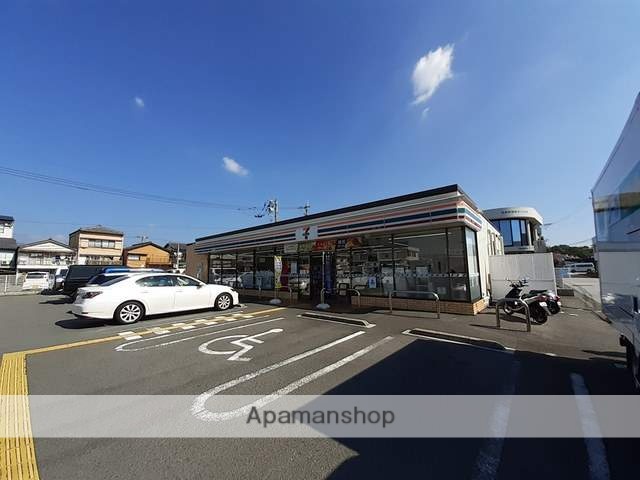 コンビニ　セブン－イレブン高知丸池町店（コンビニ）まで984m