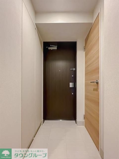 玄関　※写真は同タイプ住戸です。