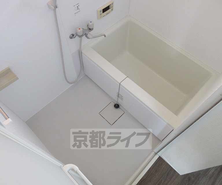 バス・シャワールーム　ゆったり広々！