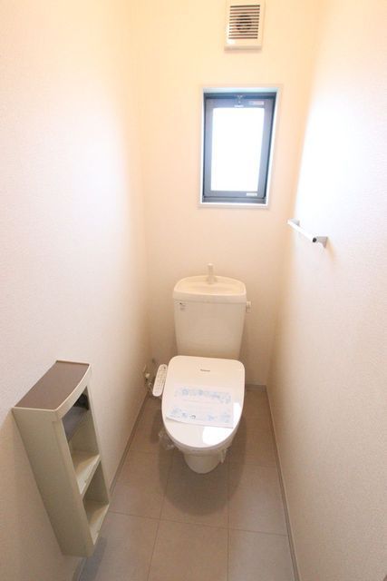 トイレ　温水洗浄便座