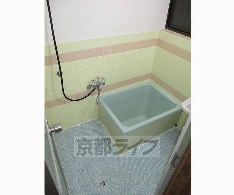 バス・シャワールーム　浴室です。