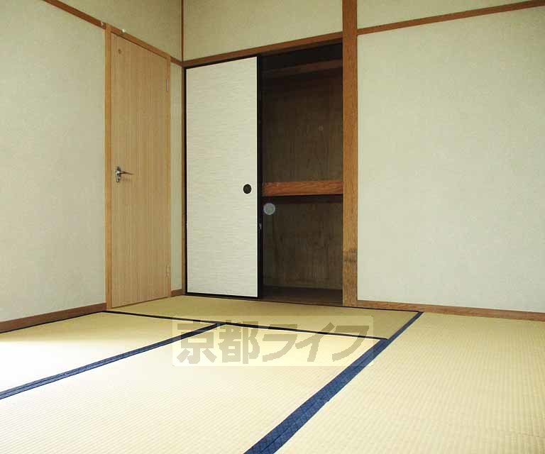 居室・リビング　６帖和室です。