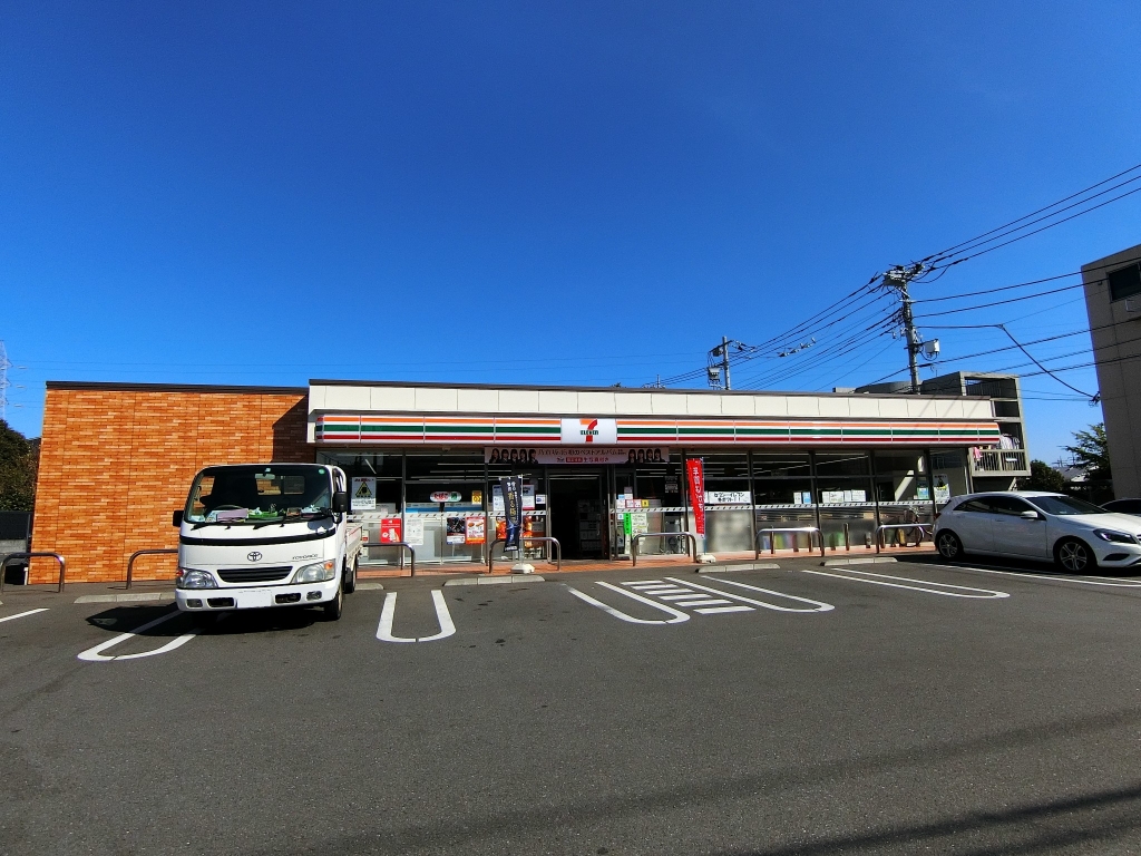 コンビニ　セブンイレブン　晃華学園前店（コンビニ）まで185m