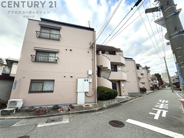 建物外観　鉄筋コンクリート造です☆