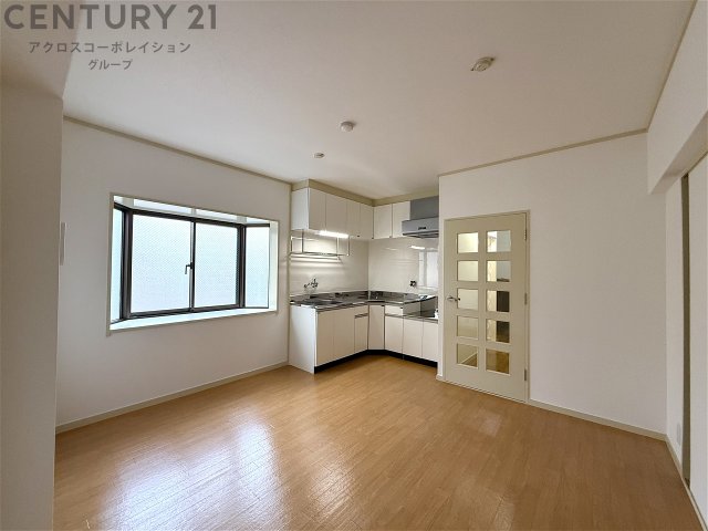 居室・リビング　こちらのリビングで趣味の時間をお楽しみください