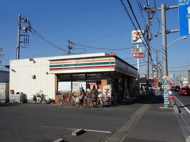 コンビニ　セブンイレブン八潮中央店（コンビニ）まで500m